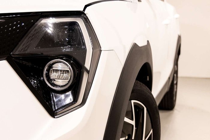 2025 Mahindra XUV3XO AX7L
