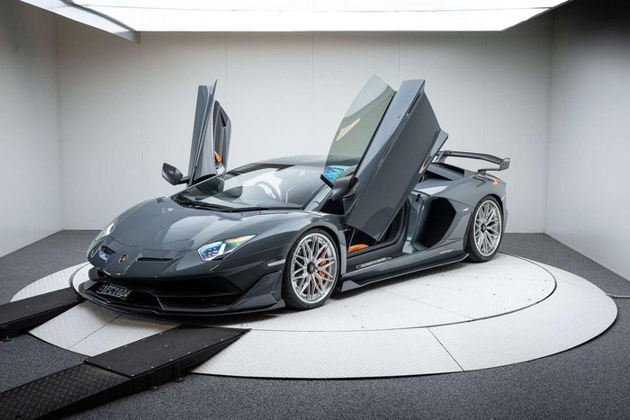 2019 Lamborghini Aventador