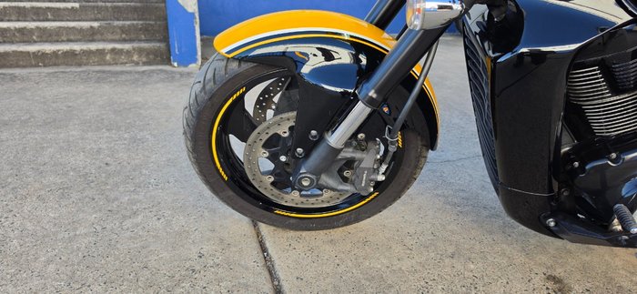 2013 Suzuki VZR 1800 BOULEVARD (M109R)
