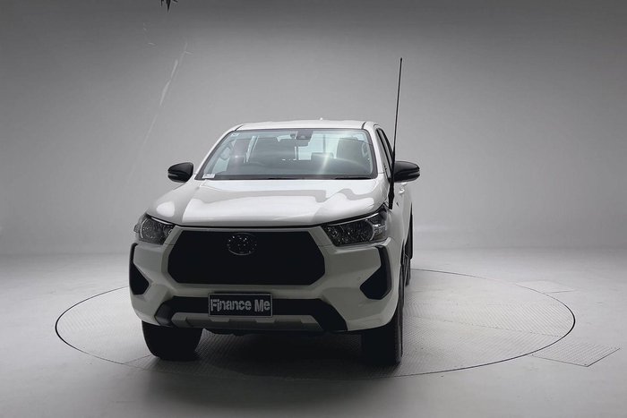 2025 Toyota Hilux SR