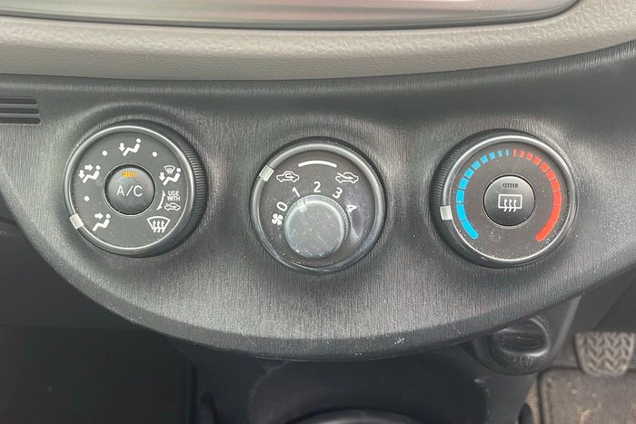 2013 Toyota Yaris YR