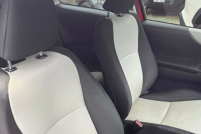 2013 Toyota Yaris YR