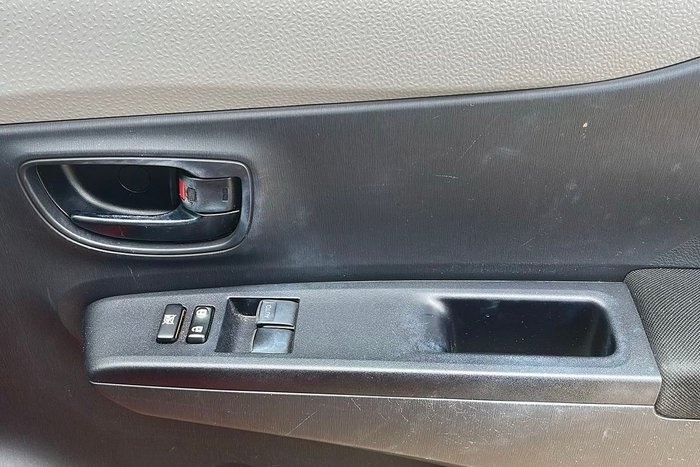 2013 Toyota Yaris YR