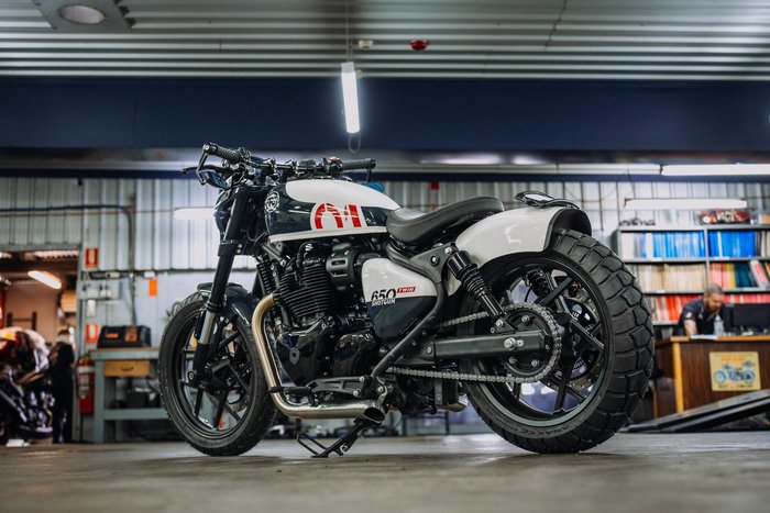 2025 Royal Enfield Shotgun 650 Shotgun White