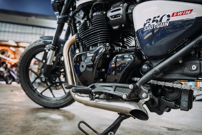 2025 Royal Enfield Shotgun 650 Shotgun White