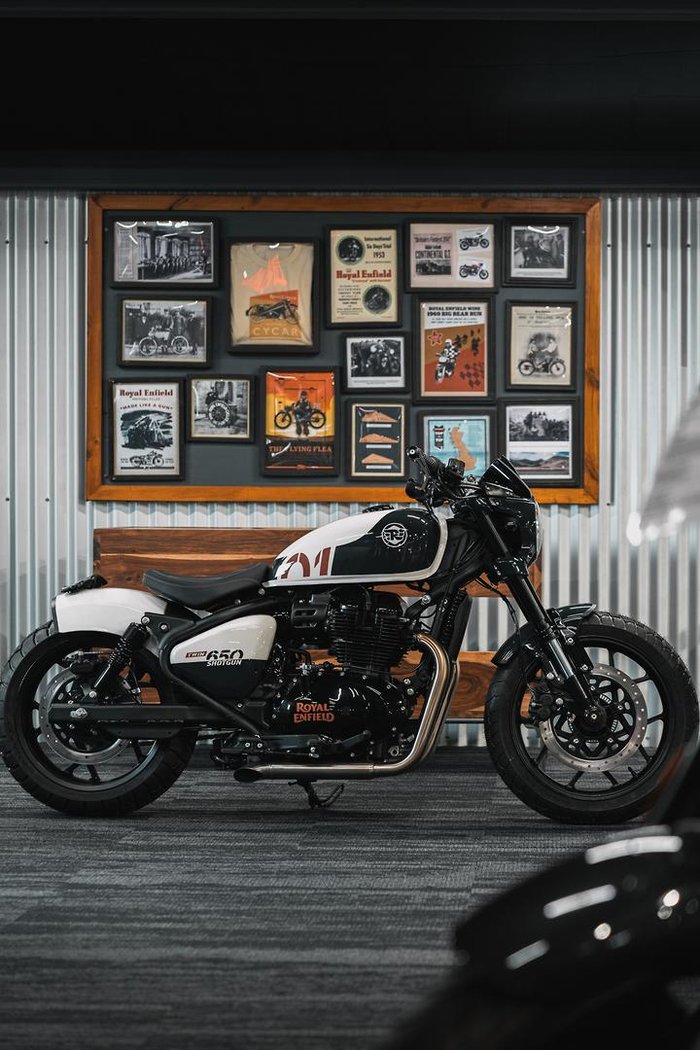 2025 Royal Enfield Shotgun 650 Shotgun White