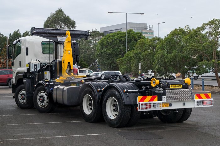 2025 Isuzu F Series FYJ 320-355 AT R60
