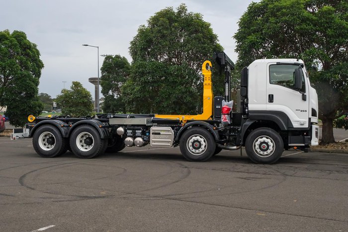 2025 Isuzu F Series FYJ 320-355 AT R60