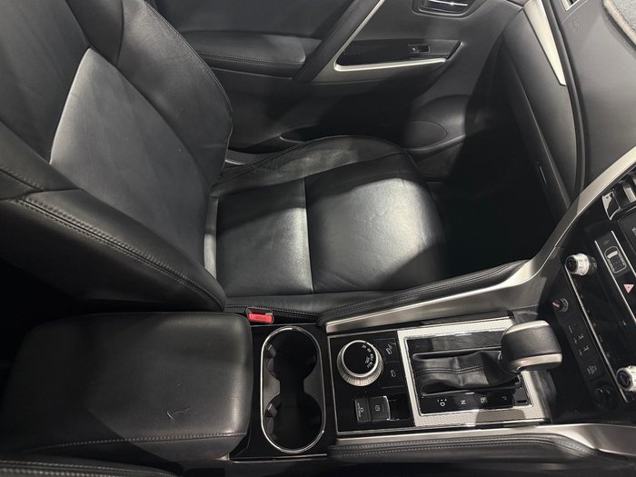 2020 Mitsubishi Pajero Sport GLS