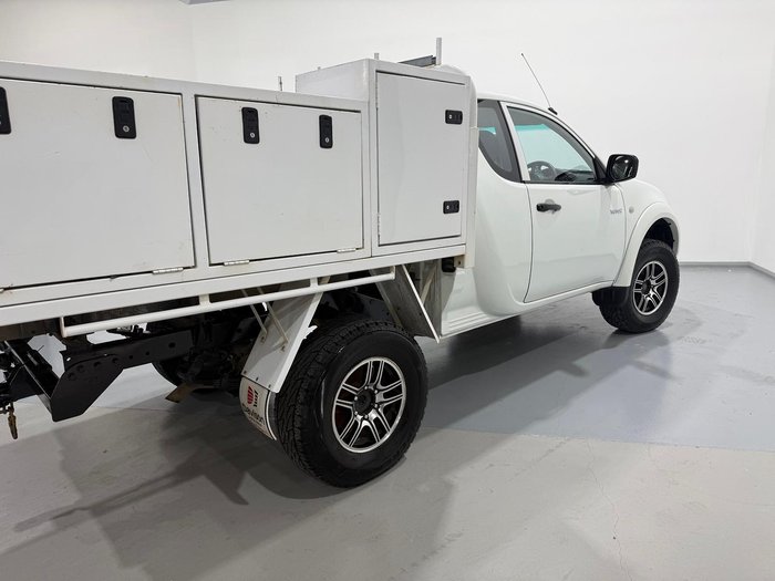 2014 Mitsubishi Triton GLX