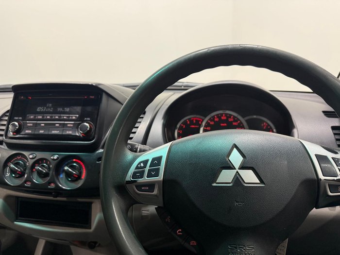 2014 Mitsubishi Triton GLX
