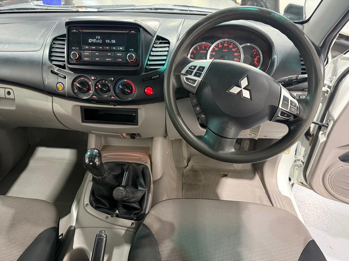 2014 Mitsubishi Triton GLX