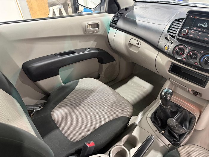 2014 Mitsubishi Triton GLX