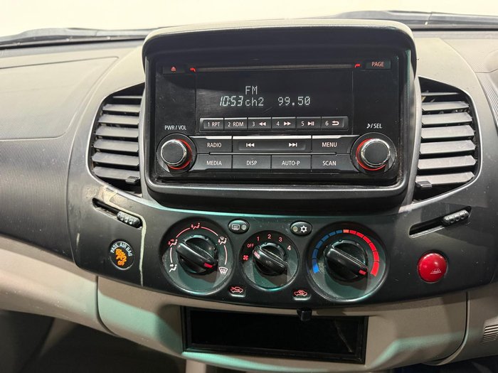 2014 Mitsubishi Triton GLX