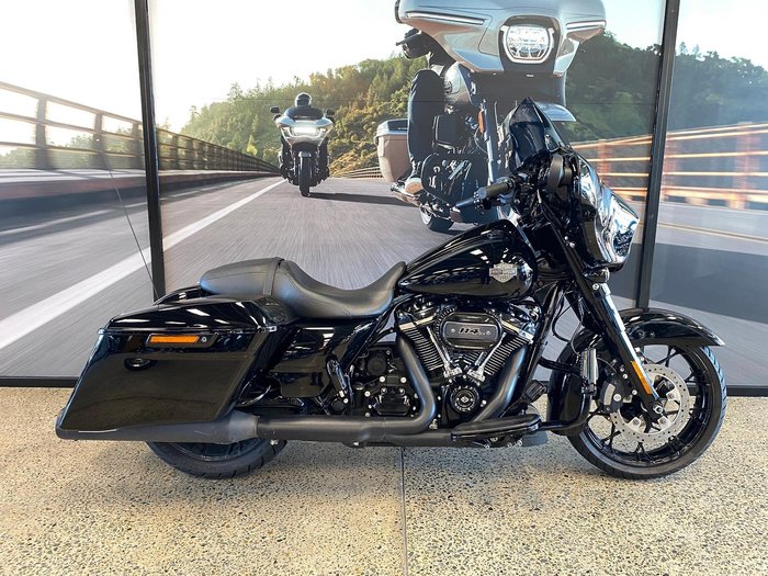 2023 Harley-Davidson Street Glide Special 114 (FLHXS)