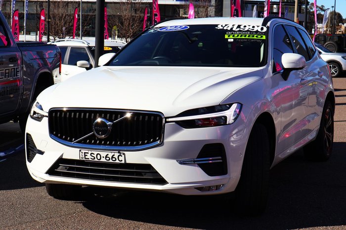 2022 Volvo XC60 B5 Momentum