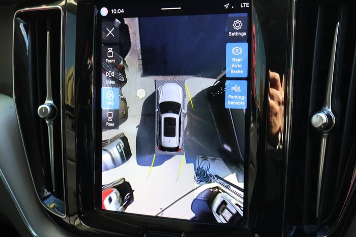 2022 Volvo XC60 B5 Momentum