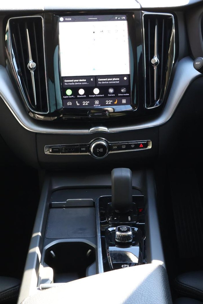 2022 Volvo XC60 B5 Momentum