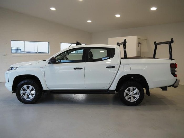 2022 Mitsubishi Triton GLX+