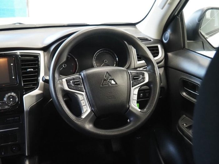 2022 Mitsubishi Triton GLX+