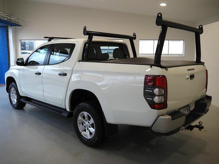 2022 Mitsubishi Triton GLX+