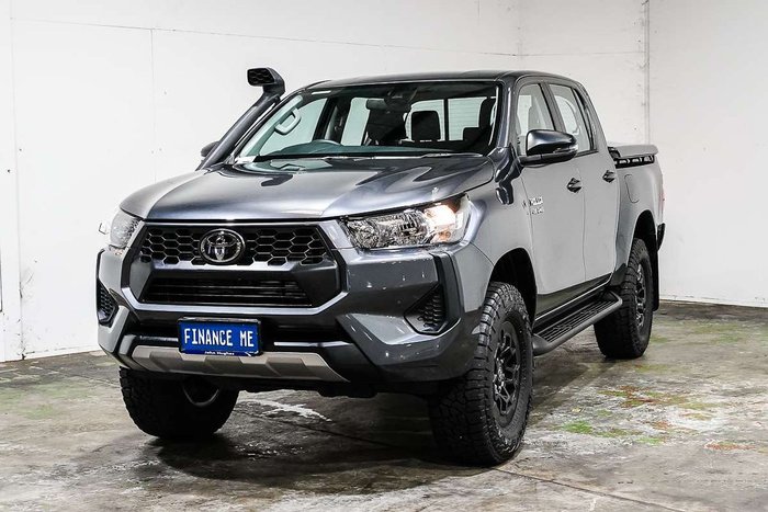 2025 Toyota Hilux SR