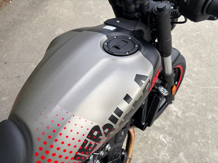 2026 Royal Enfield Guerrilla 450 BLACK