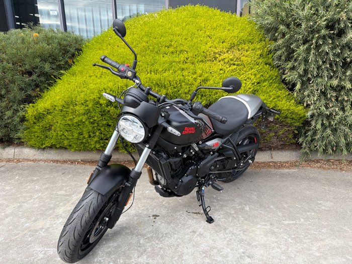 2026 Royal Enfield Guerrilla 450 BLACK
