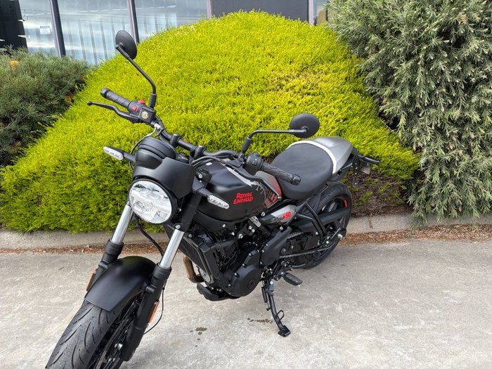 2026 Royal Enfield Guerrilla 450 BLACK