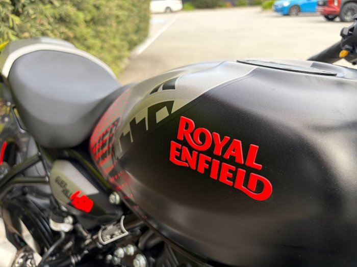 2026 Royal Enfield Guerrilla 450 BLACK