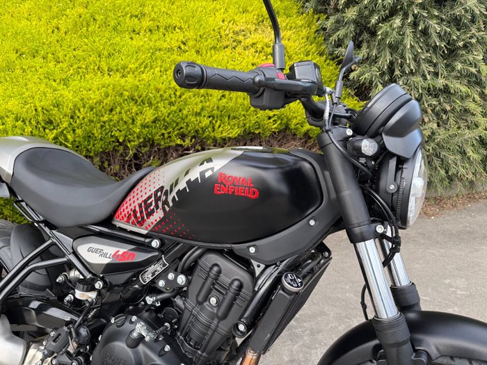 2026 Royal Enfield Guerrilla 450 BLACK