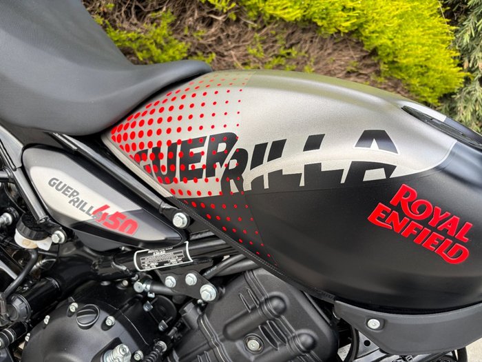 2026 Royal Enfield Guerrilla 450 BLACK