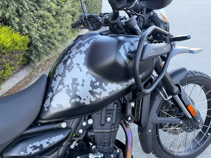 2025 Royal Enfield HIMALAYAN 450 BLACK