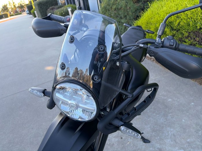 2025 Royal Enfield HIMALAYAN 450 BLACK