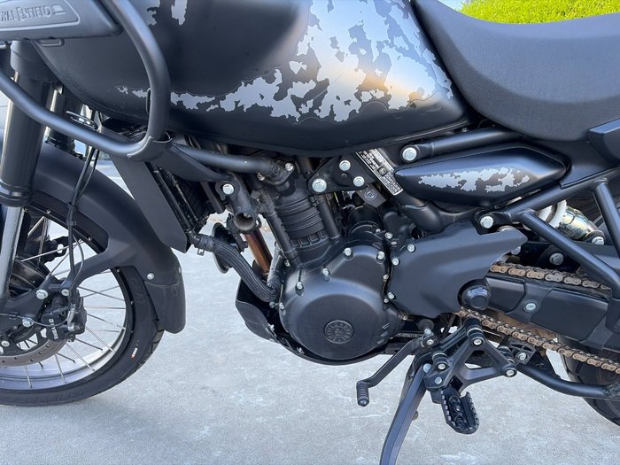 2025 Royal Enfield HIMALAYAN 450 BLACK