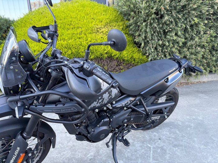 2025 Royal Enfield HIMALAYAN 450 BLACK