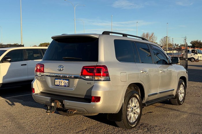 2016 Toyota Landcruiser