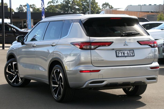 2022 Mitsubishi Outlander Exceed