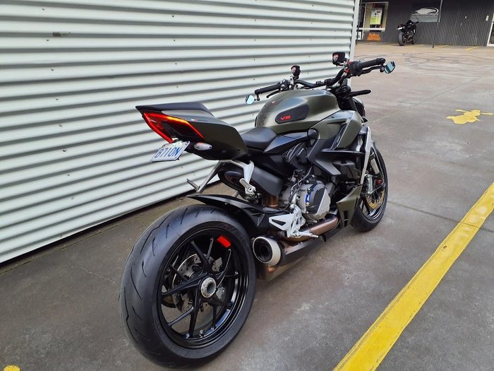 2023 Ducati Streetfighter V2 Streetfighter Green