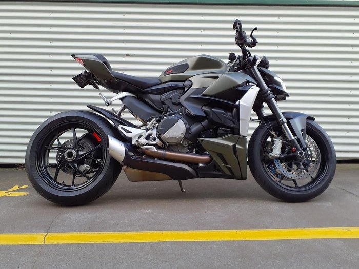 2023 Ducati Streetfighter V2 Streetfighter Green