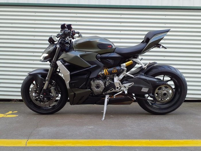 2023 Ducati Streetfighter V2 Streetfighter Green