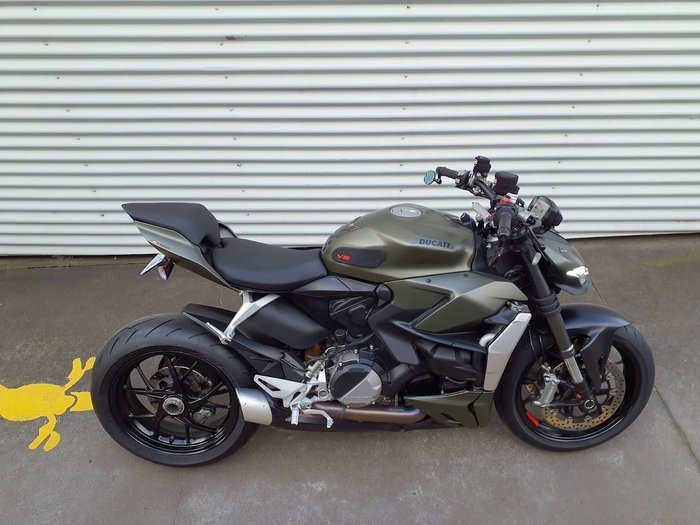 2023 Ducati Streetfighter V2 Streetfighter Green