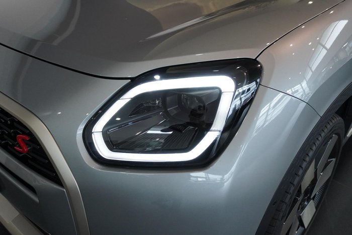 2024 MINI Countryman S Favoured