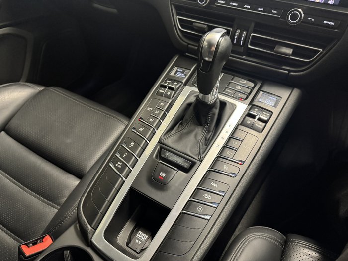 2021 Porsche Macan GTS 95B MY21 AWD Crayon
