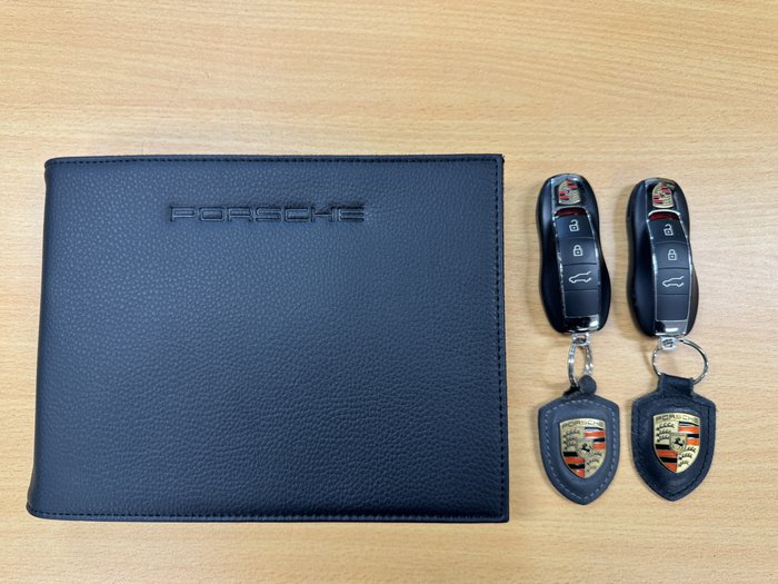 2021 Porsche Macan GTS 95B MY21 AWD Crayon