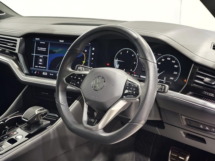 2024 Volkswagen Touareg 210TDI R-Line