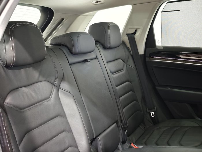 2025 Volkswagen Touareg 170TDI