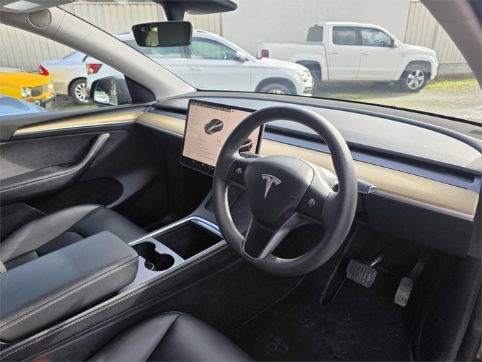 2022 Tesla Model Y Rear-Wheel Drive