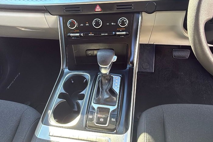 2023 Kia Carnival S