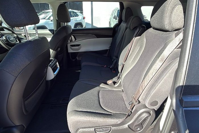2023 Kia Carnival S